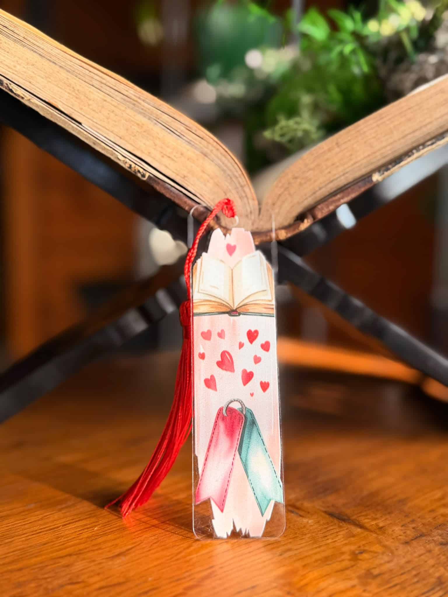 Marque-page acrylique “Romance Reader”