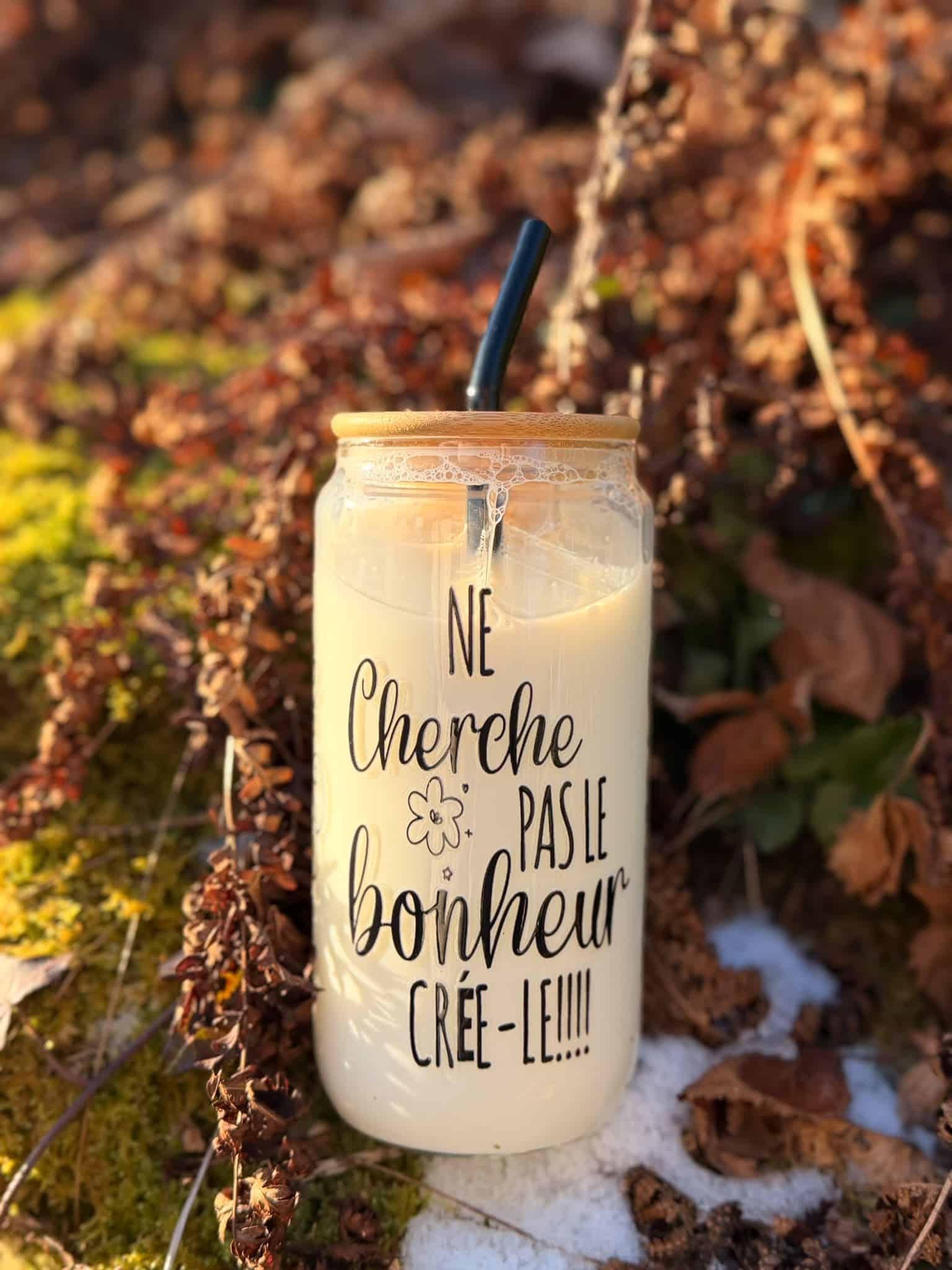 Poupette “Ne cherche pas le bonheur, crée-le” – Verre transparent 500 ml avec paille en verre 2